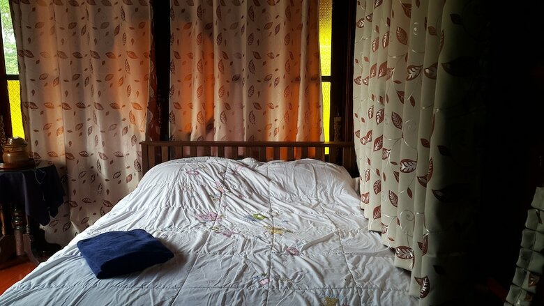 Hotel Ruenthai Rimnam Resort Suratthani