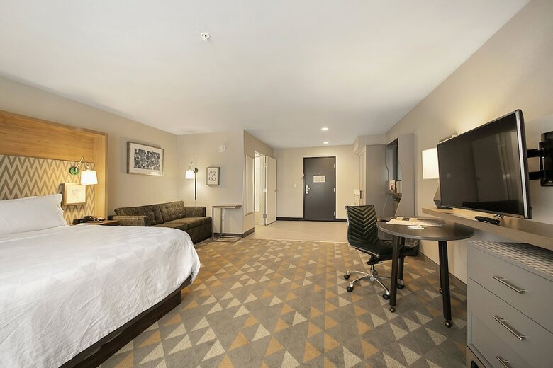 Holiday Inn Hotel And Suites-decatur