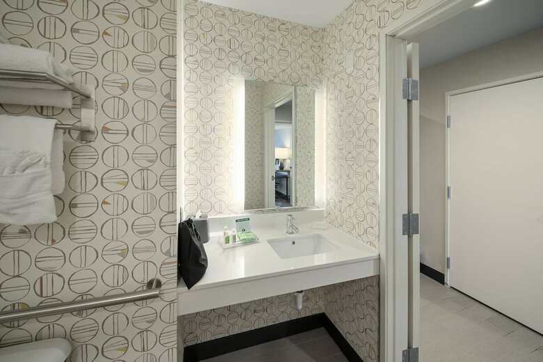 Holiday Inn Hotel And Suites-decatur