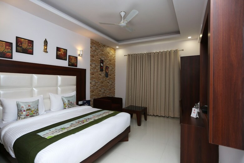 Hotel Arch