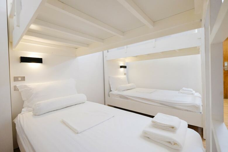 Heroes Hotel