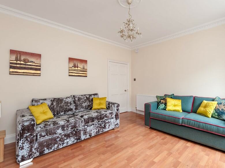 Rose Street Apartment
