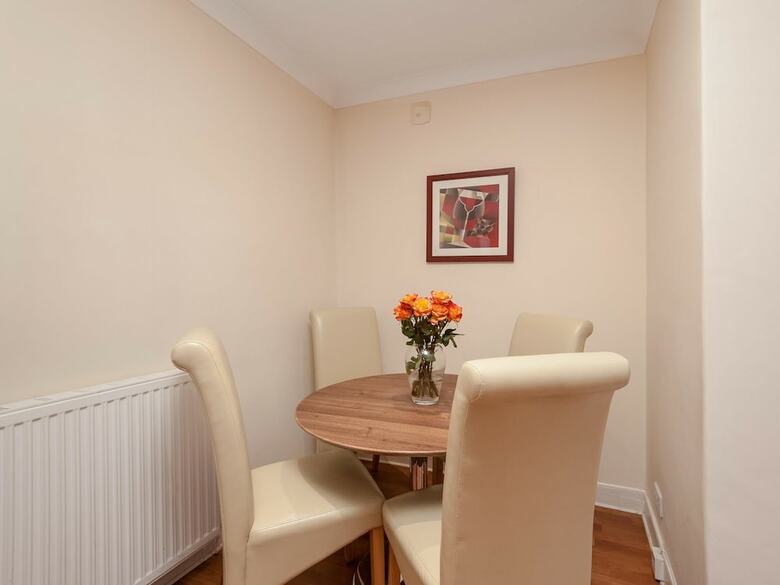Rose Street Apartment