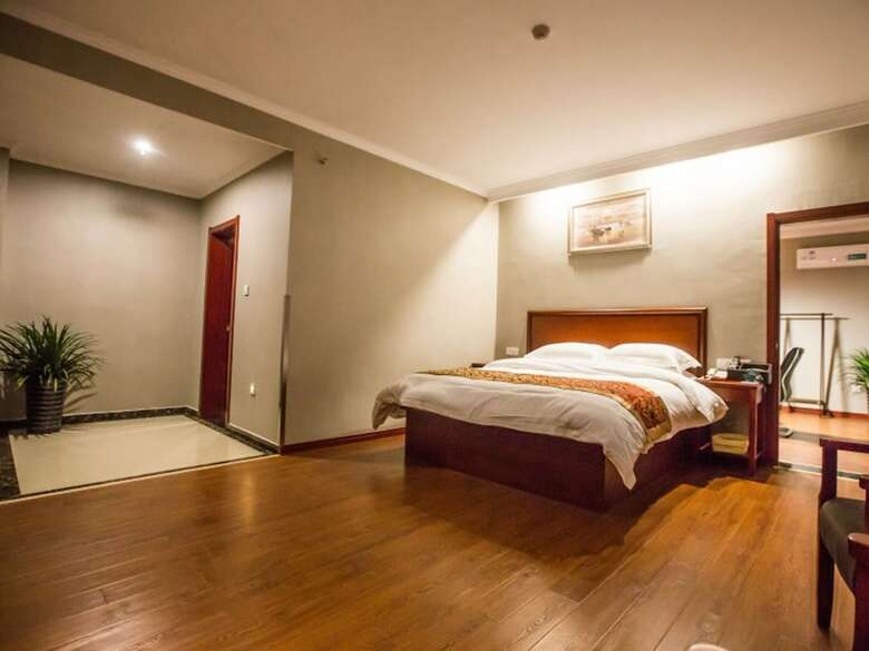 Greentree Inn Zhenjiang Danyang Wanshan Park Express Hotel