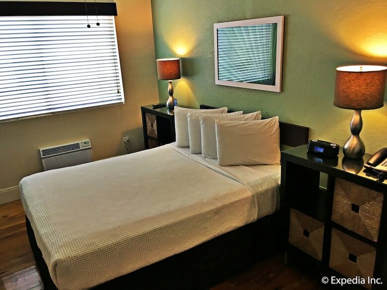 The Colony Hotel
