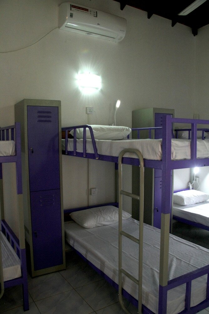 Hostal Eos Hostels