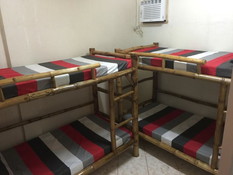 Hostal J & C Guesthouse