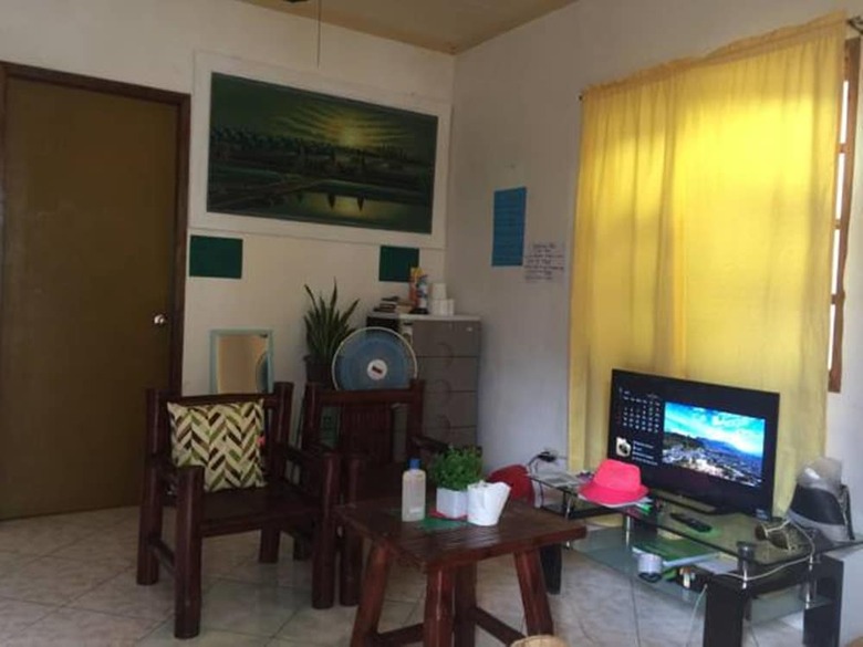Hostal J & C Guesthouse