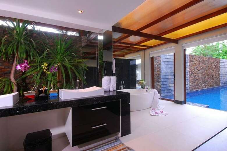 5 Bedroom Beach Front Villa Banyan