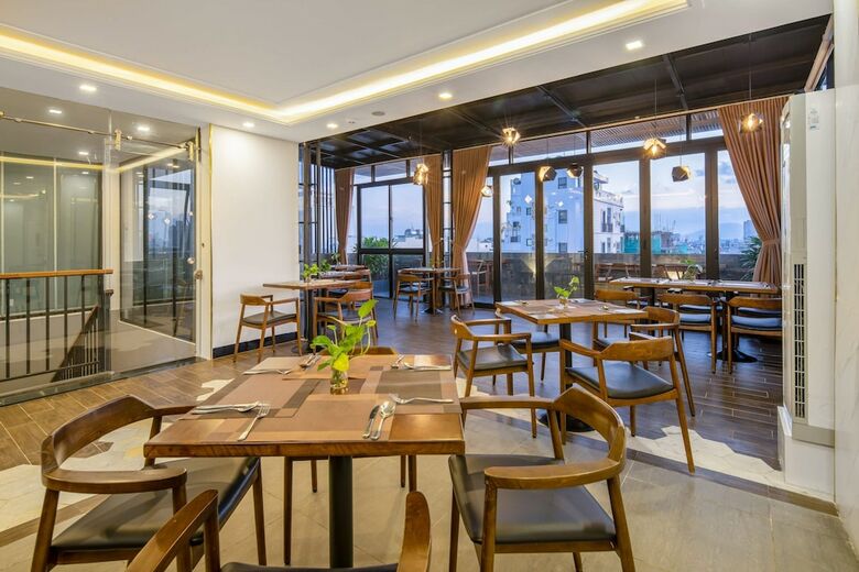 Platinum Danang Hotel