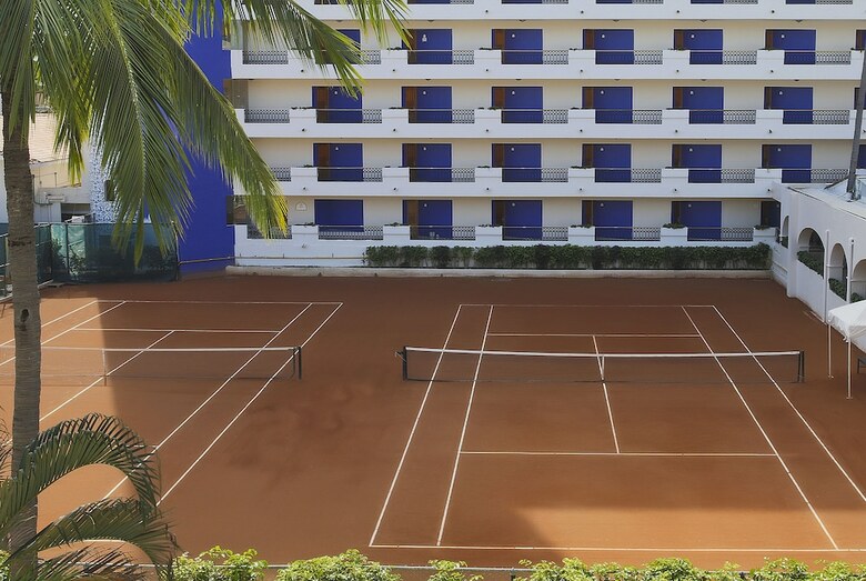Hotel Crown Paradise Club