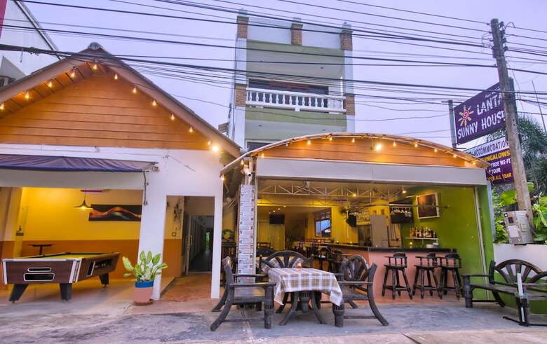 Hostal Hugs Guesthouse