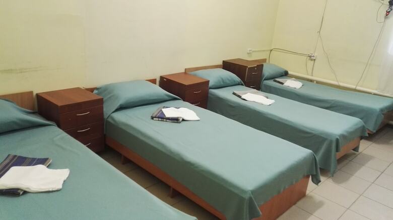 Hostal Admiral Hotel - Hostel