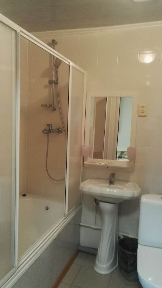 Hostal Admiral Hotel - Hostel