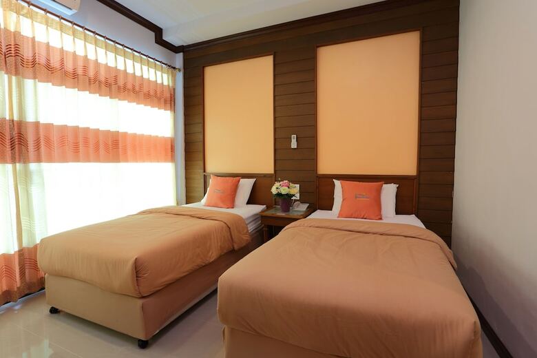 Breeze Hill Hotel