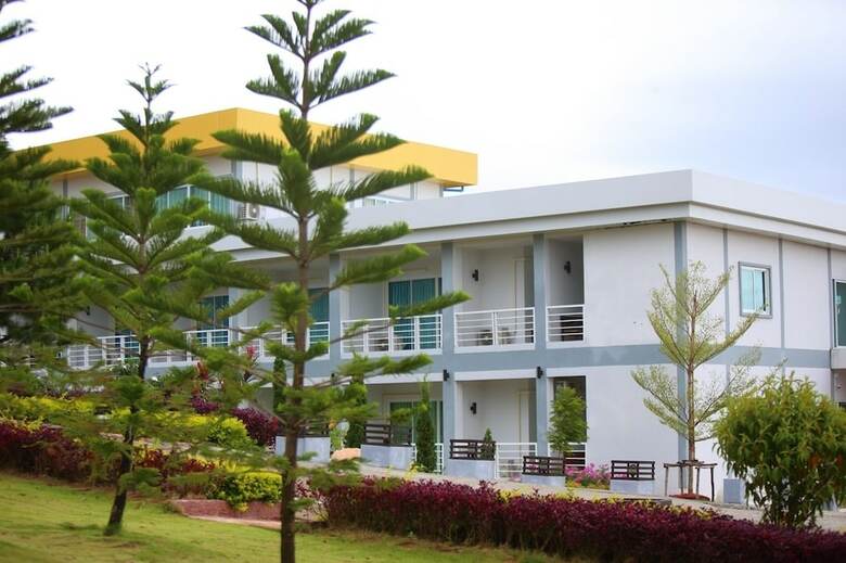 Breeze Hill Hotel