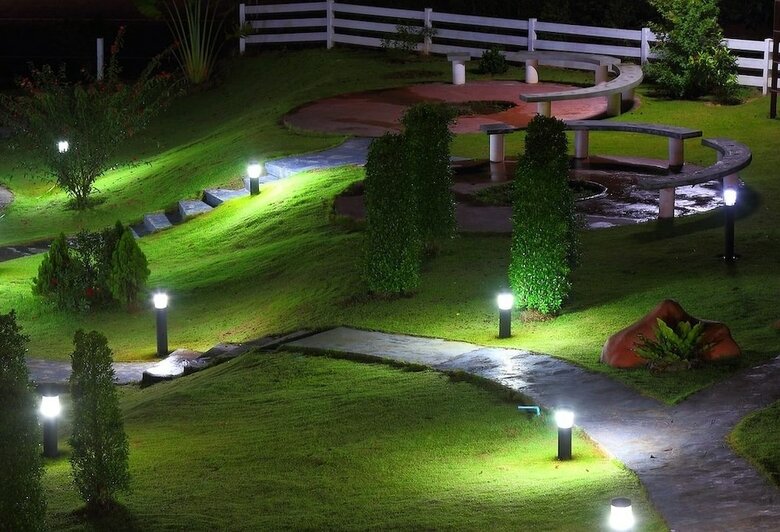 Breeze Hill Hotel