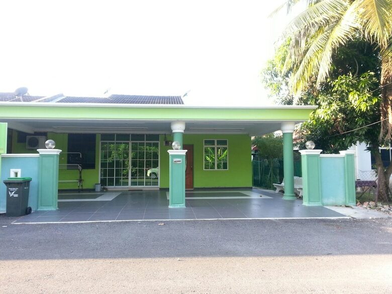 Noor Homestay