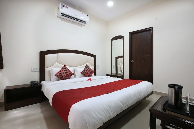 Oyo 4856 Hotel The Benz