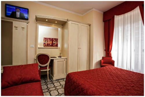 Hotel Lo Squalo