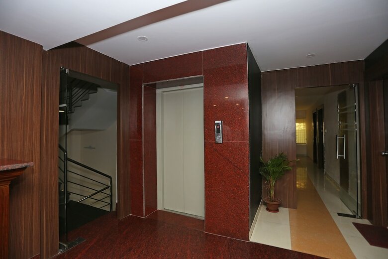 Oyo 9010 Hotel Railview