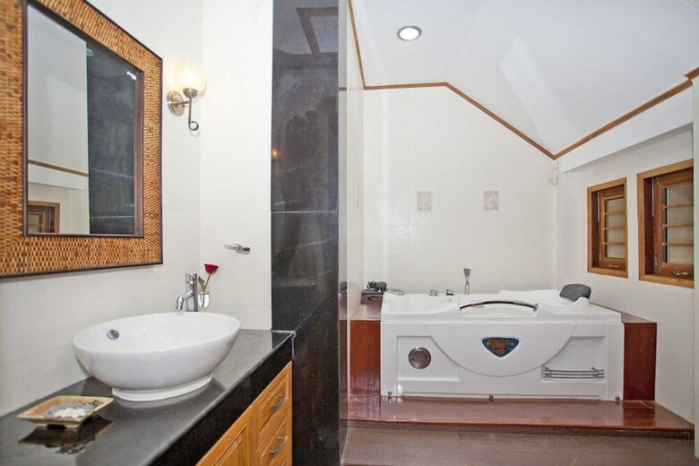 Beverly Thai House Pool Villa