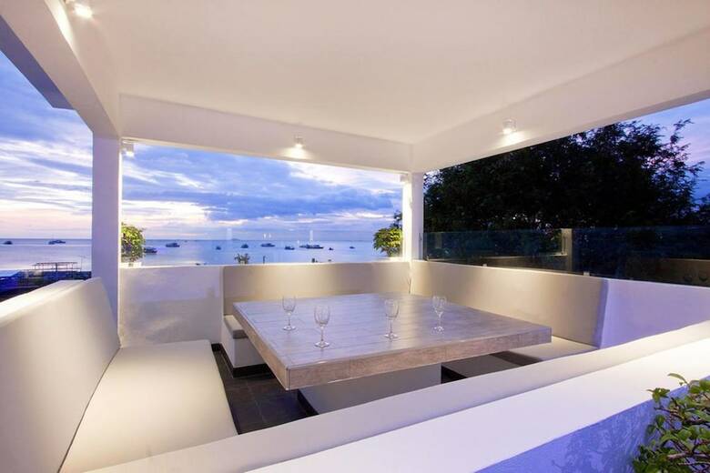 Villa 7th Heaven Beach Front