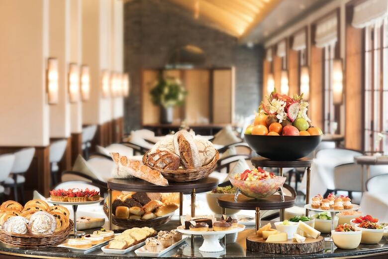 Hotel Capella Shanghai, Jian Ye Li