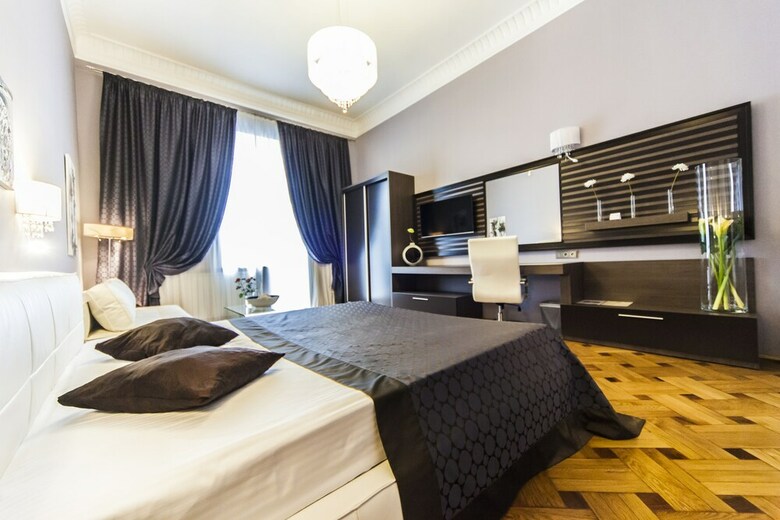 Matei Corvin Apartments