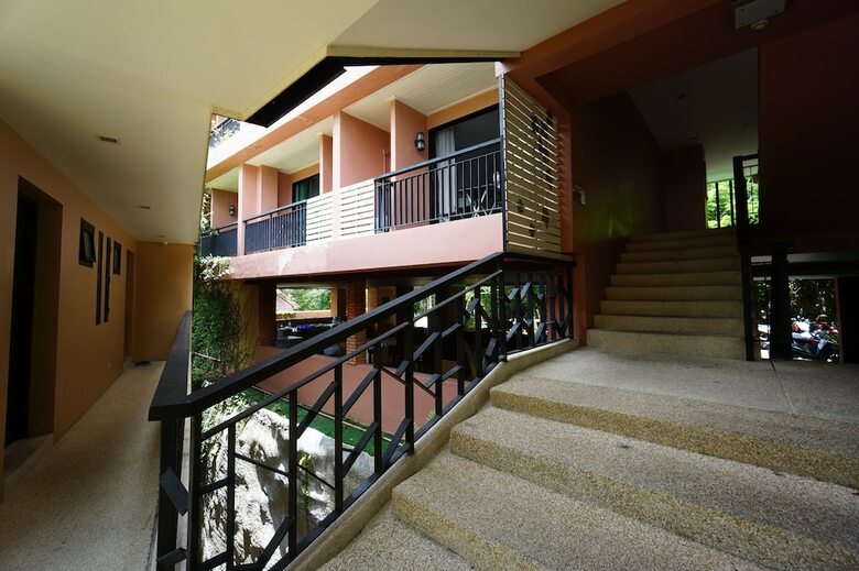 Hotel On Hilltop