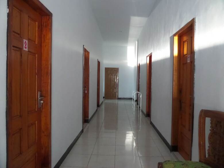 Bed & Breakfast Agung Safira Homestay