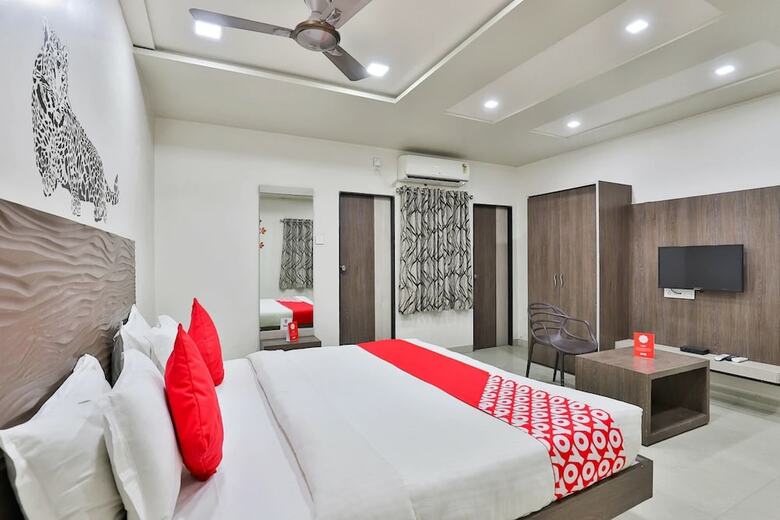 Hotel Daksh