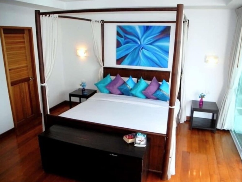 Sunrise 3 Bedrooms Apartment In Nai Harn