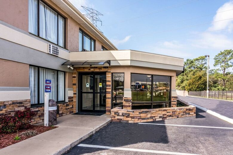 Hotel Clarion Inn