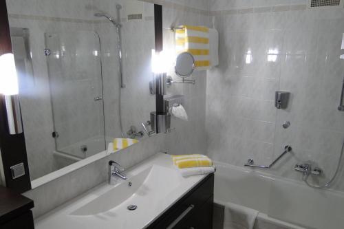Hotel Rh�ner Land ****