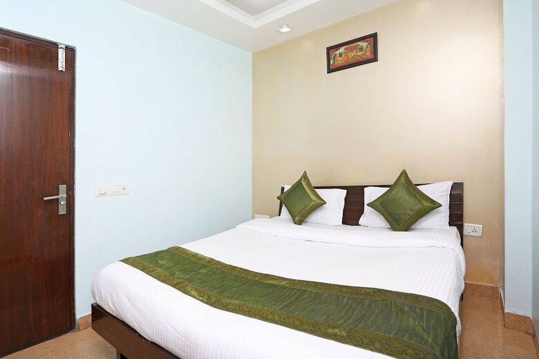 Oyo 6596 Hotel Flight Path