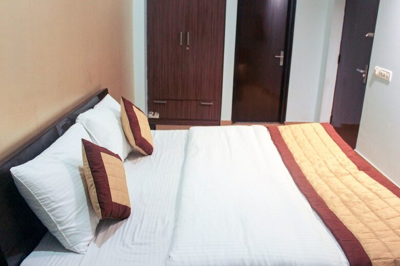 Oyo 6596 Hotel Flight Path
