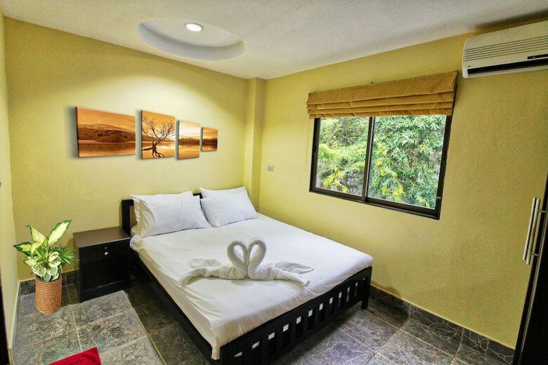 Hostal Phratamnak Inn