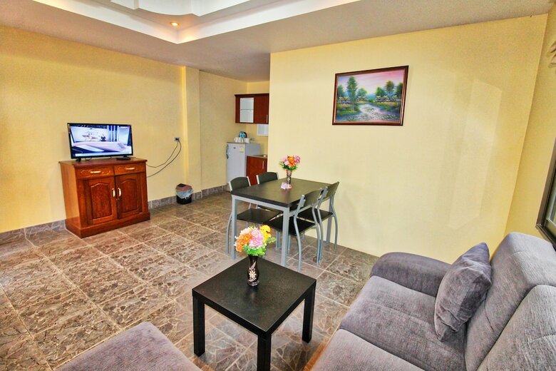Hostal Phratamnak Inn