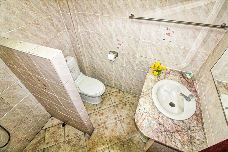Hostal Phratamnak Inn