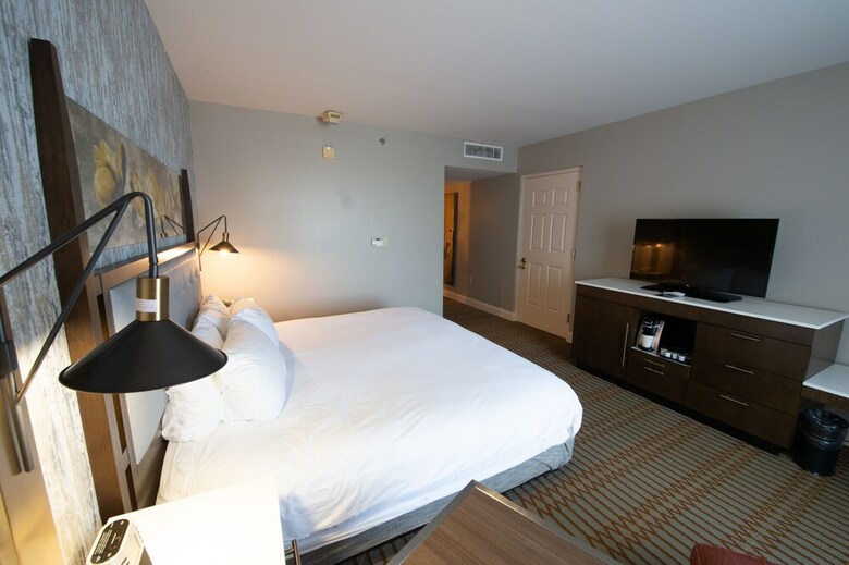 Virginia Crossings Hotel, Tapestry Collection By Hilton