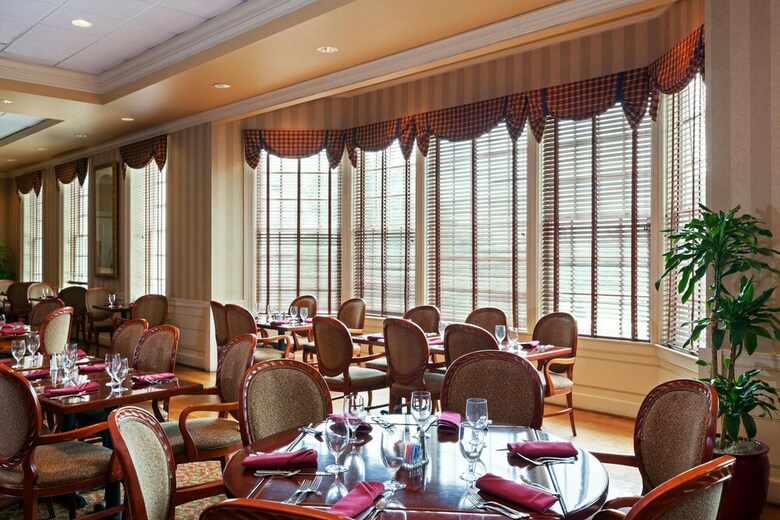 Virginia Crossings Hotel, Tapestry Collection By Hilton
