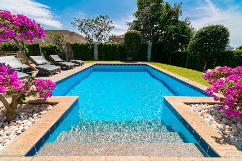 Luxury Pool Villa 604
