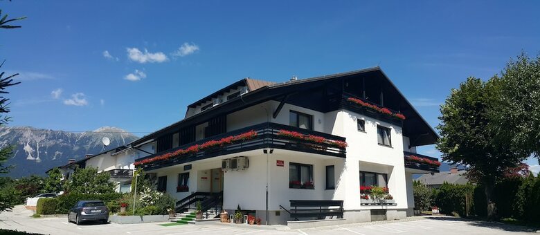 Hotel Guesthouse Kolinska- Adults Only
