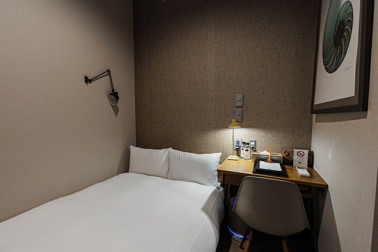 H Hotel