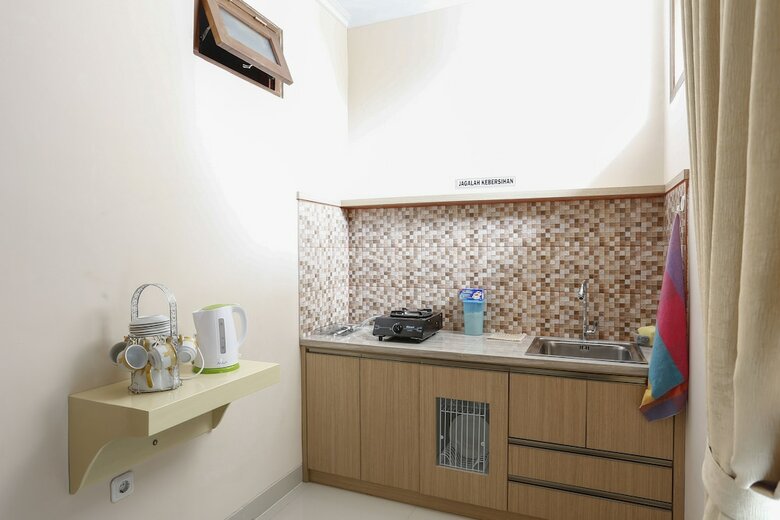 Hotel Reddoorz @ Condong Catur 3