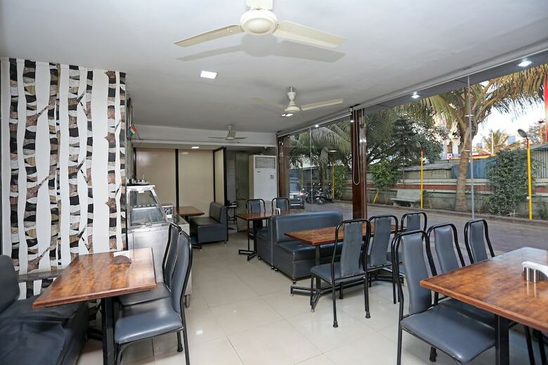 Oyo 7693 Saish Hotel