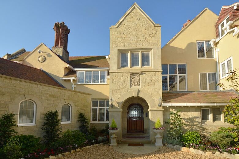 Hotel Haven Hall