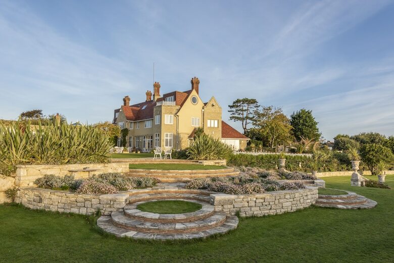 Hotel Haven Hall