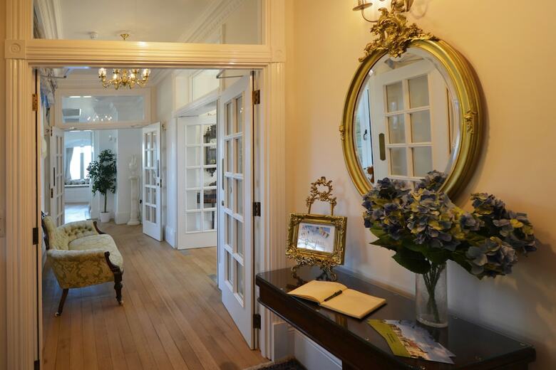 Hotel Haven Hall